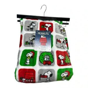 Peanuts Snoopy Woodstock Christmas Holiday Throw Blanket 50x70 Winter Wreath